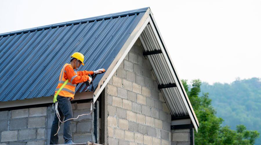 Professional residential roofers in Custer, MI